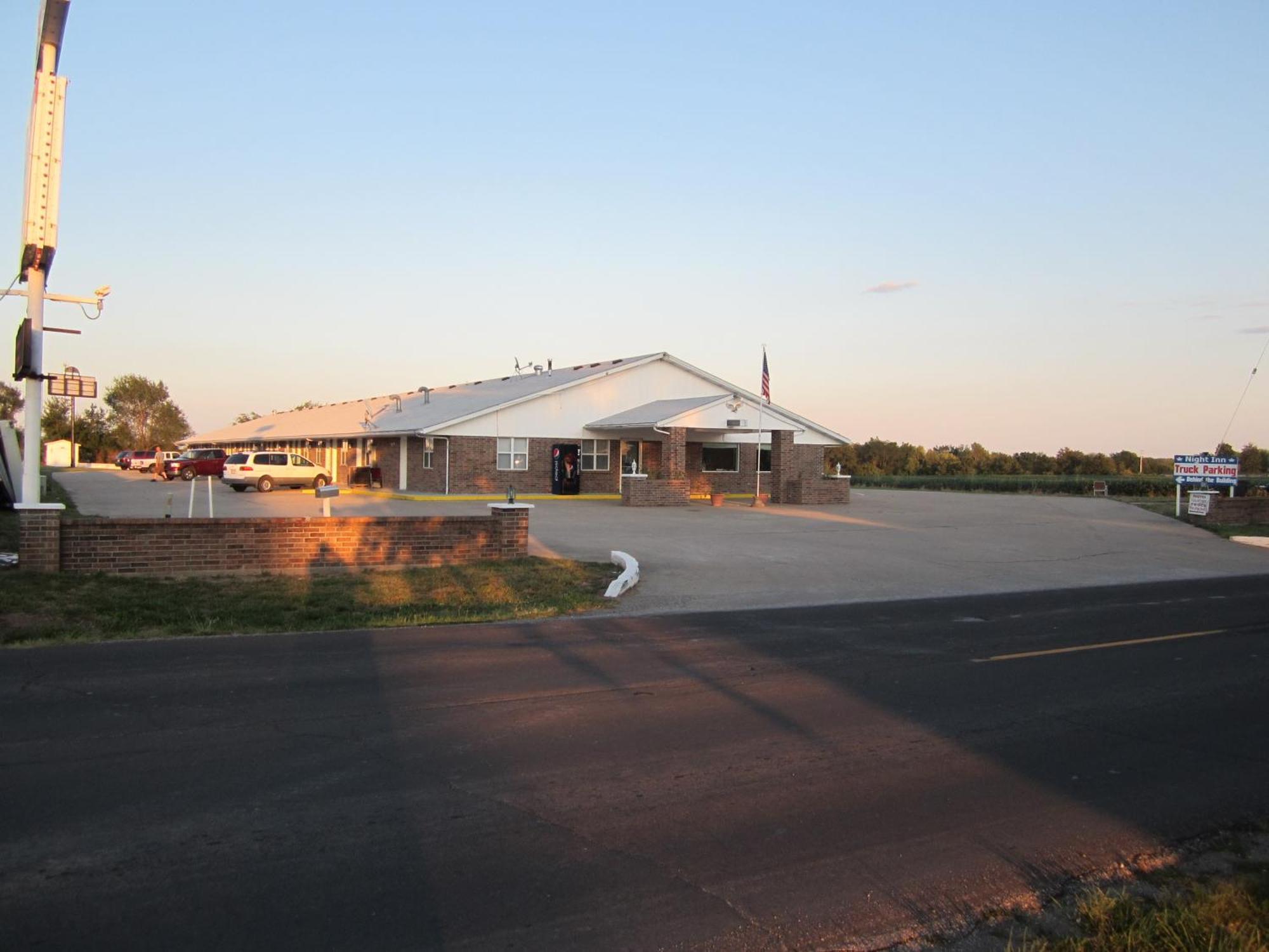 Night Inn Sweet Springs Экстерьер фото